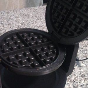 Waffle maker